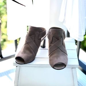 Women’s Bootie-like Heels